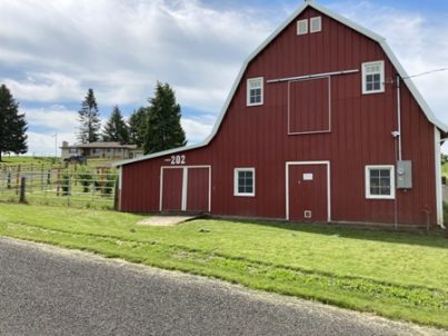 The Bald Butte Lavender Farm's red barn.